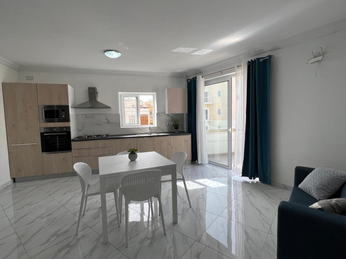 Condo With Patio Overlooking Piazza Gzira Exterior photo