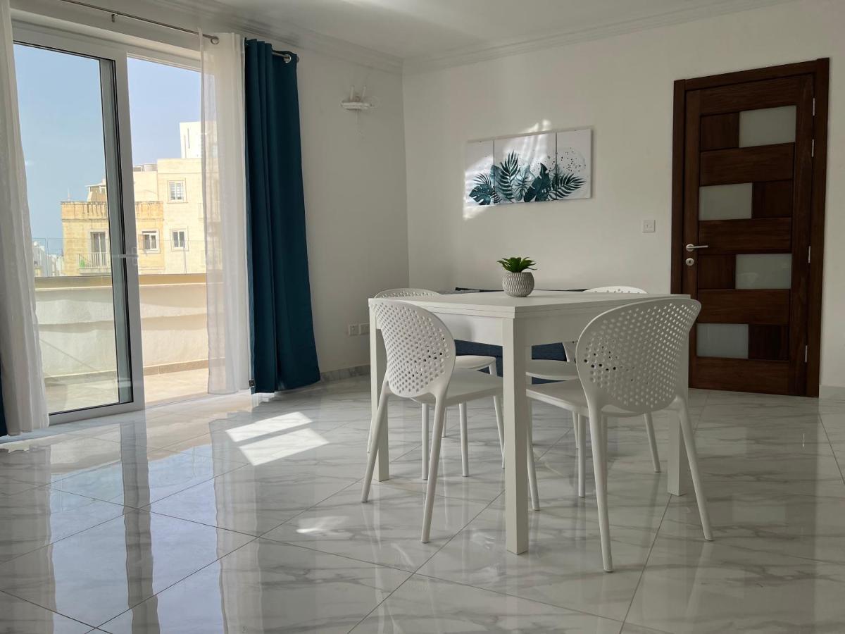 Condo With Patio Overlooking Piazza Gzira Exterior photo